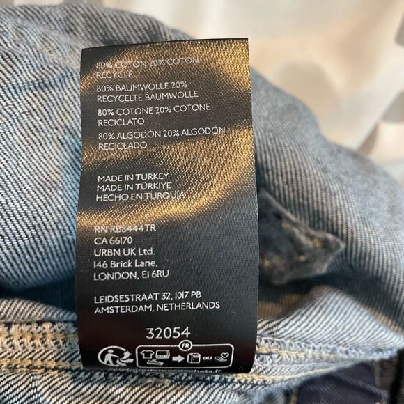 BDG Strappy Balloon Cargo Jeans Blue Dark Wash Denim Mid-Rise Metal Buckle 26 - Picture 9 of 10